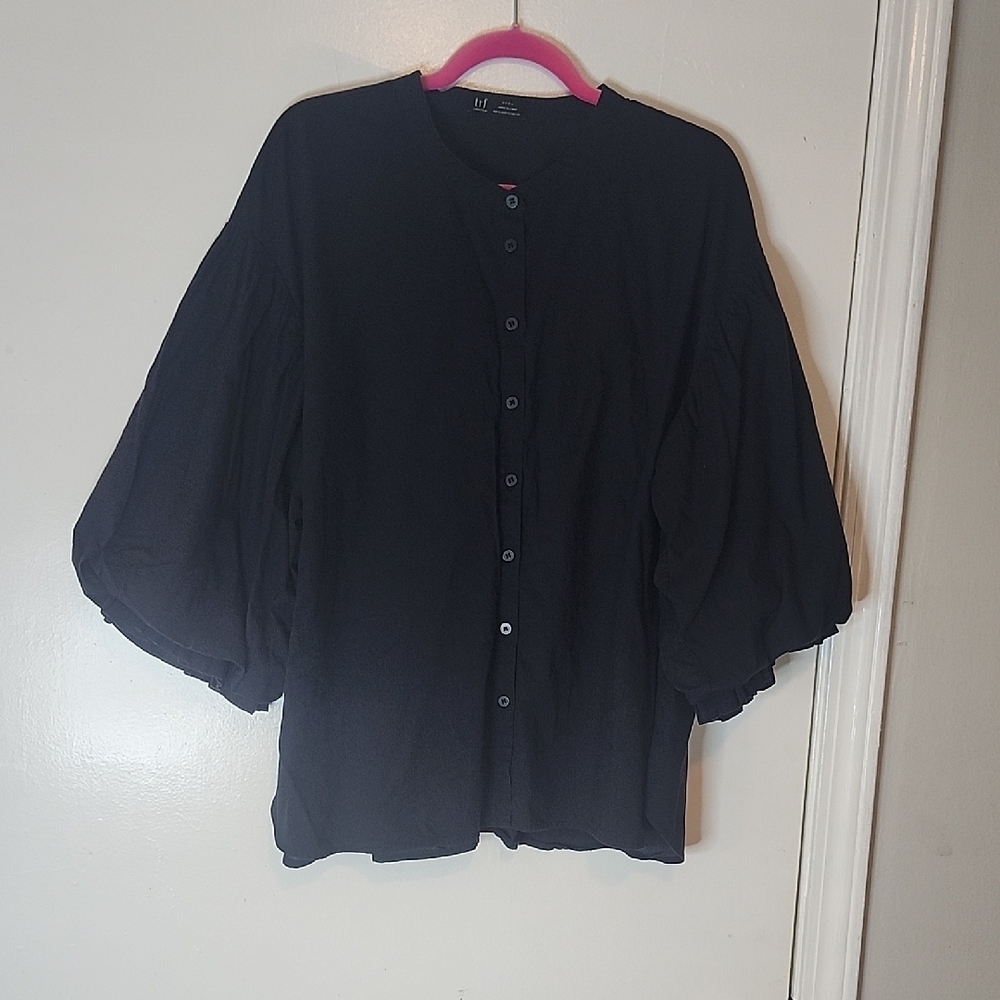 Zara Women's Black Button-Up Top